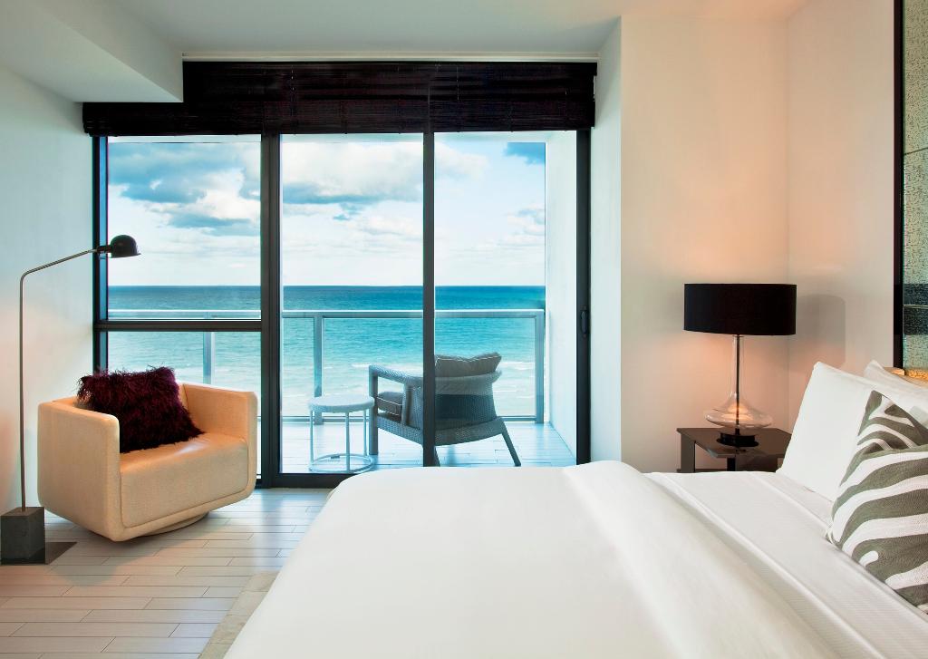 W South Beach photo 623