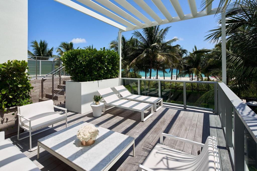 W South Beach photo 28