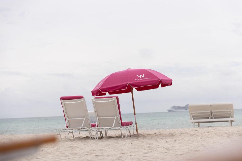 W South Beach photo 579