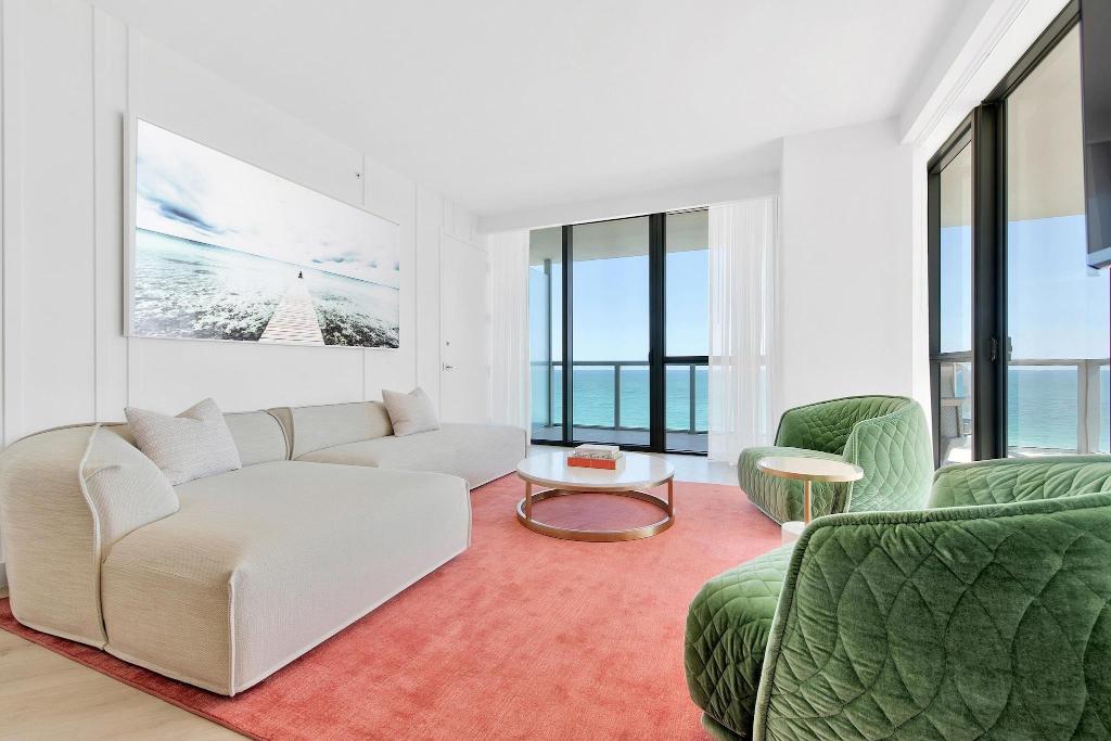 W South Beach photo 235