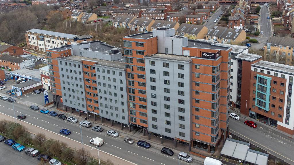 Roomzzz Leeds City West