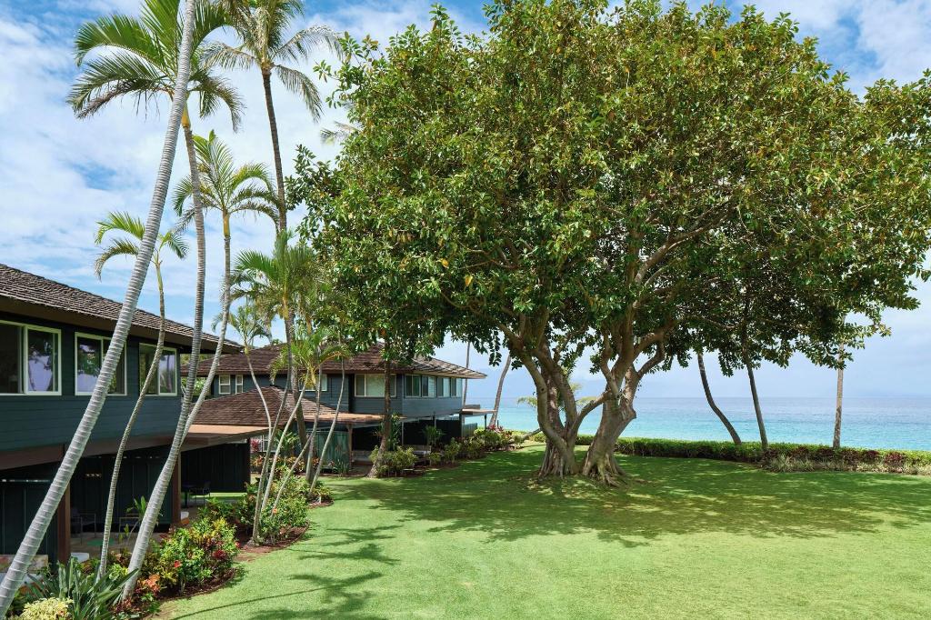 Royal Lahaina Bungalows Spa