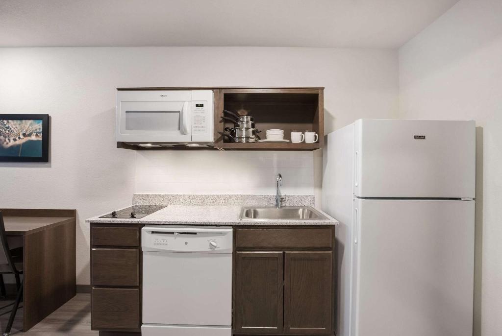 Woodspring Suites Detroit Madison Heights