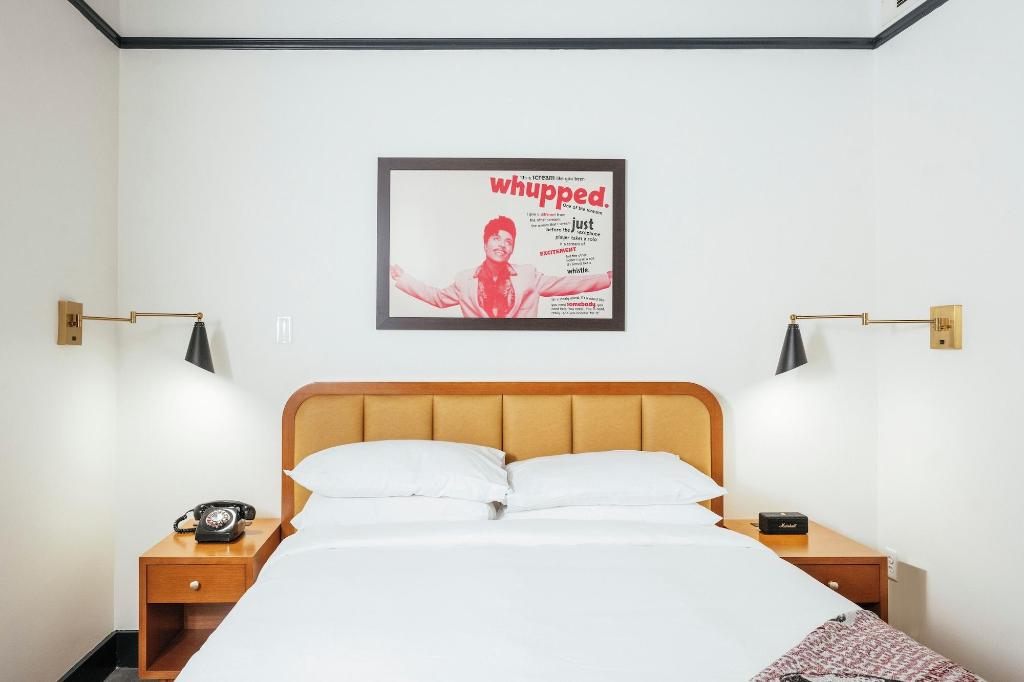 Dew Drop Inn