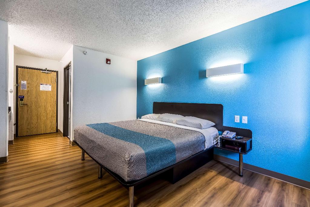 Motel 6