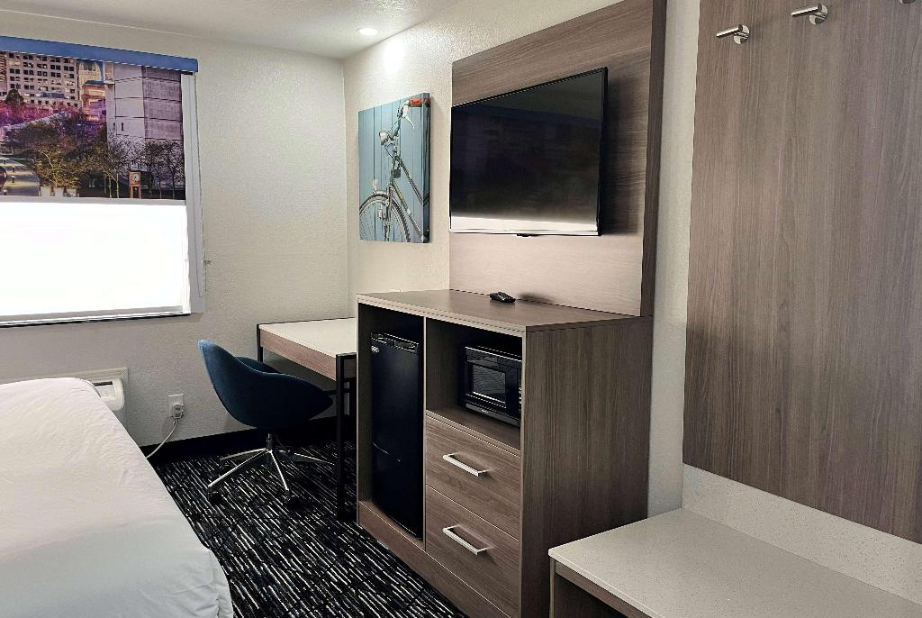 Baymont By Wyndham Indianapolis Northeast