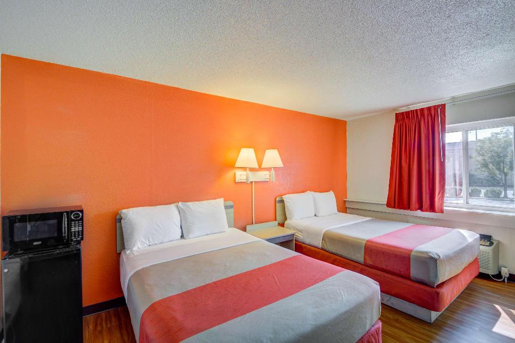 Motel 6 Wichita KS
