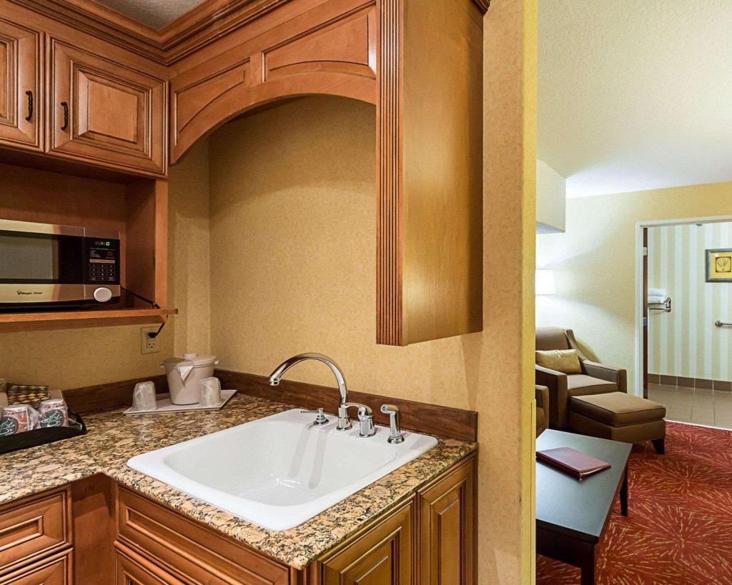 Comfort Suites Wichita