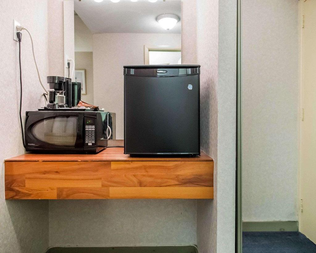 Econo Lodge Smiths Falls