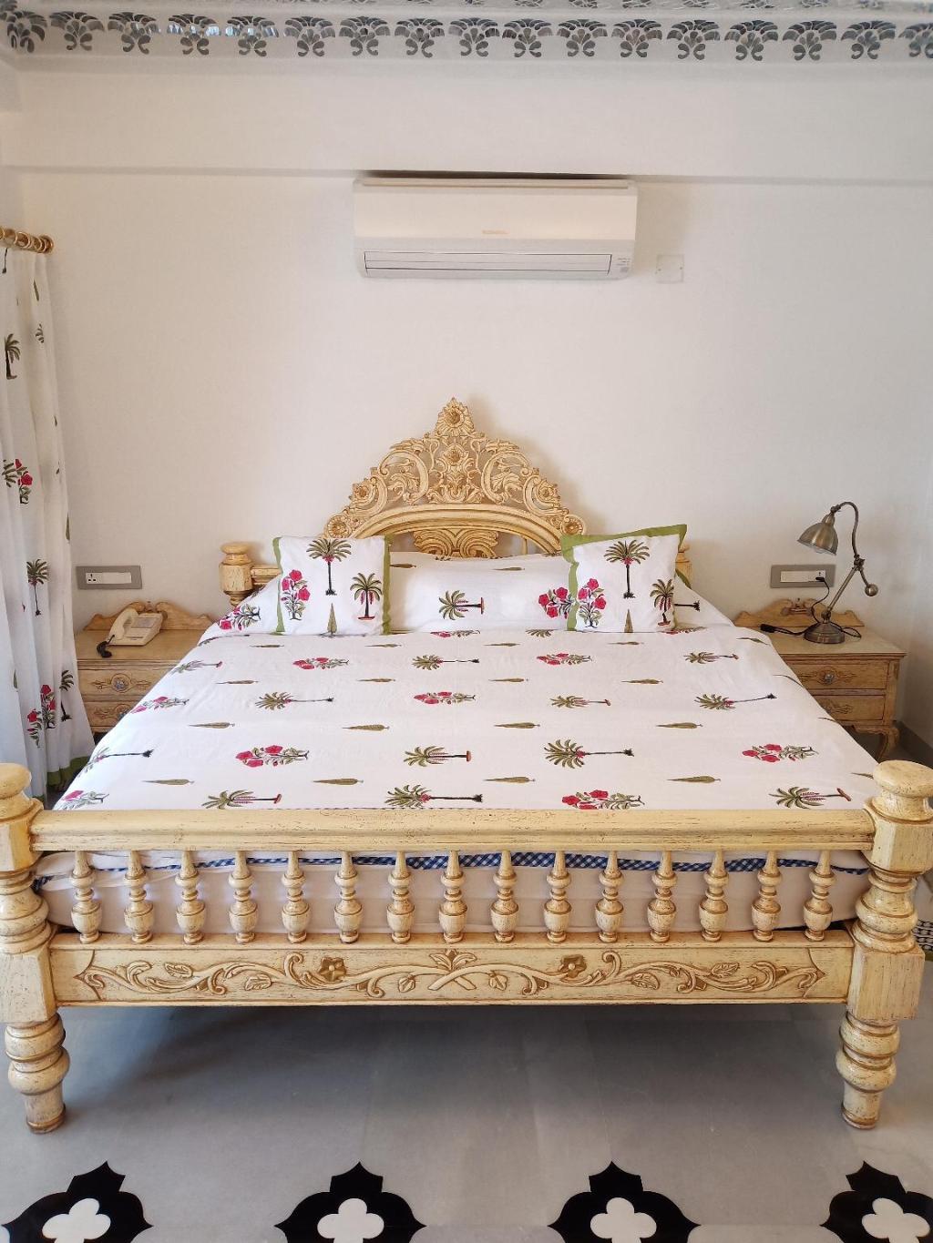 Jagat Niwas Palace