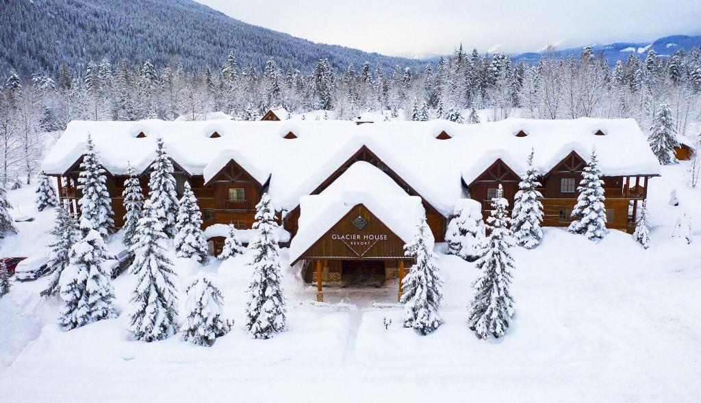Glacier House Resort