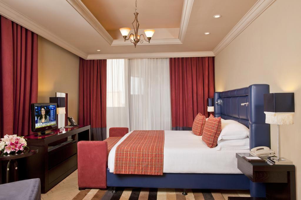 hotel-thumb