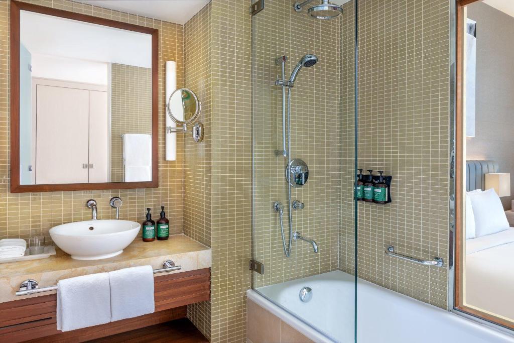 Yas Island Rotana Hotel photo 86