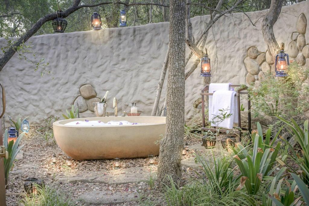 Kuname Safari Lodge