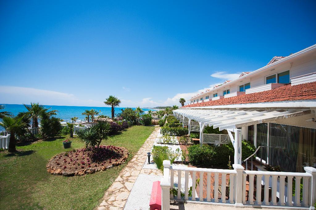 Flora Garden Beach Side