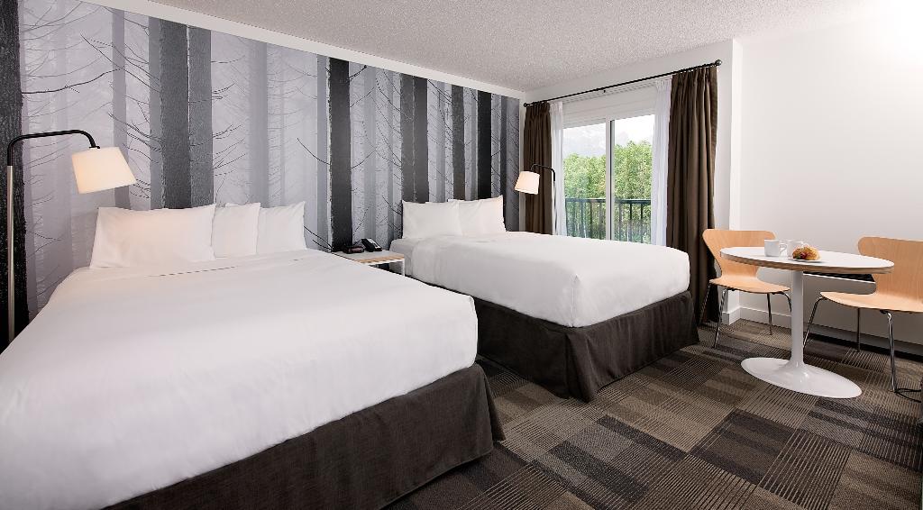 Coast Canmore Hotel & Conference Center