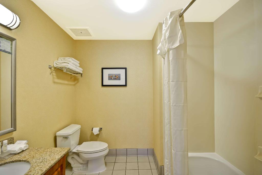 Homewood Suites Oakland Waterfront