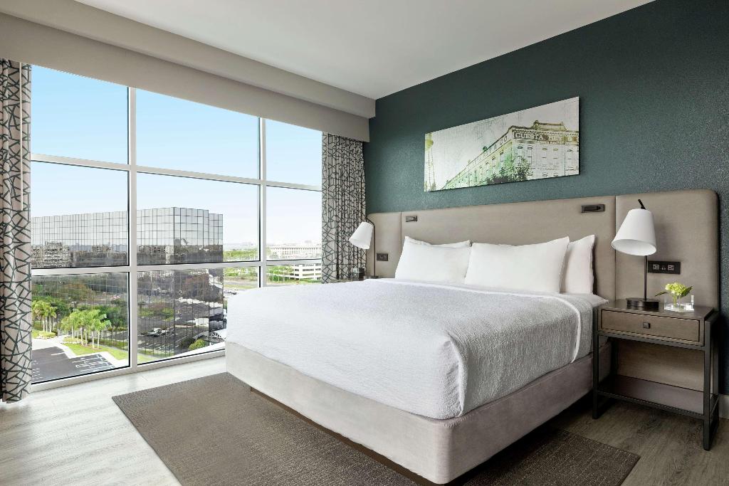 Hotel Alba Tampa, Tapestry Collection by Hilton