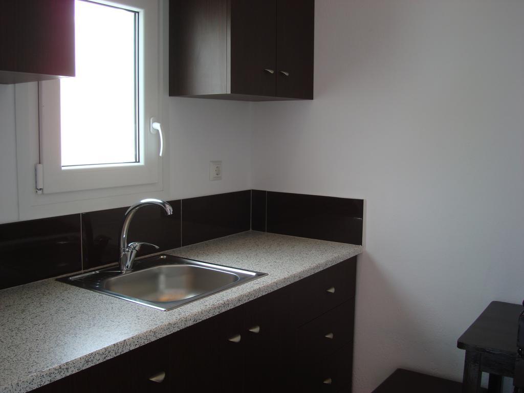 Elena Studios & Suites
