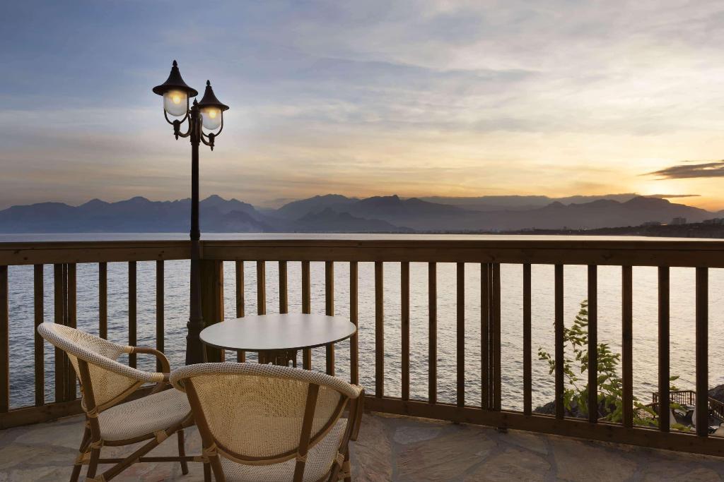Ramada Plaza By Wyndham Antalya 5*