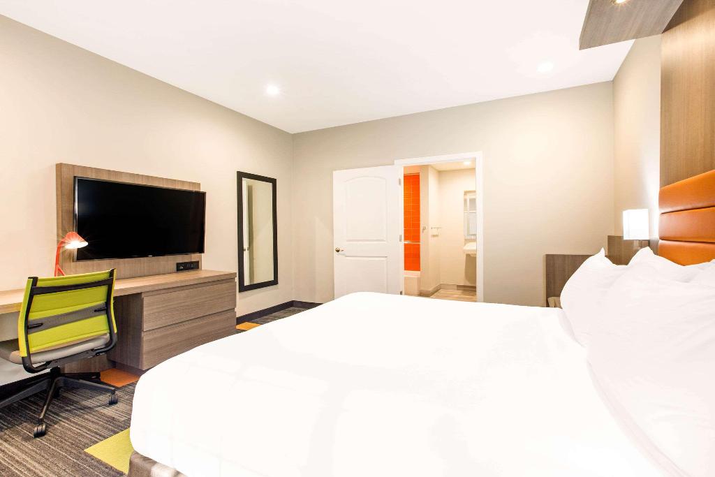 Rodeway Inn Near Melrose Ave