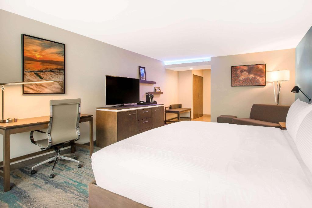 The Cove Hotel