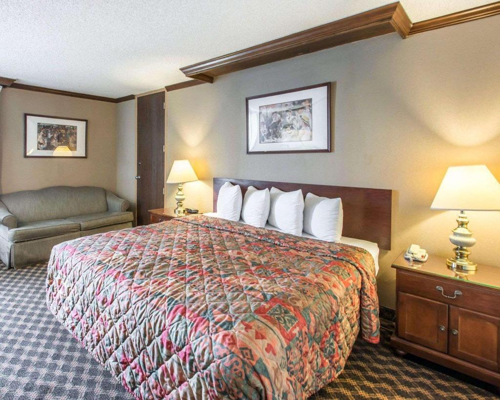 Rodeway Inn & Suites Boulder Broker