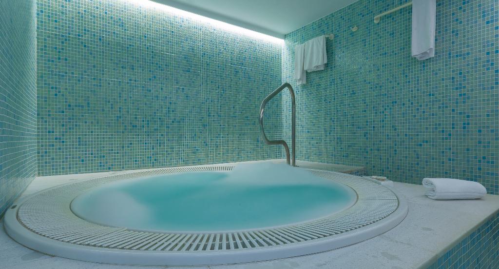 Hotel Axor Barajas, Spanien, Madrid. Großes 1