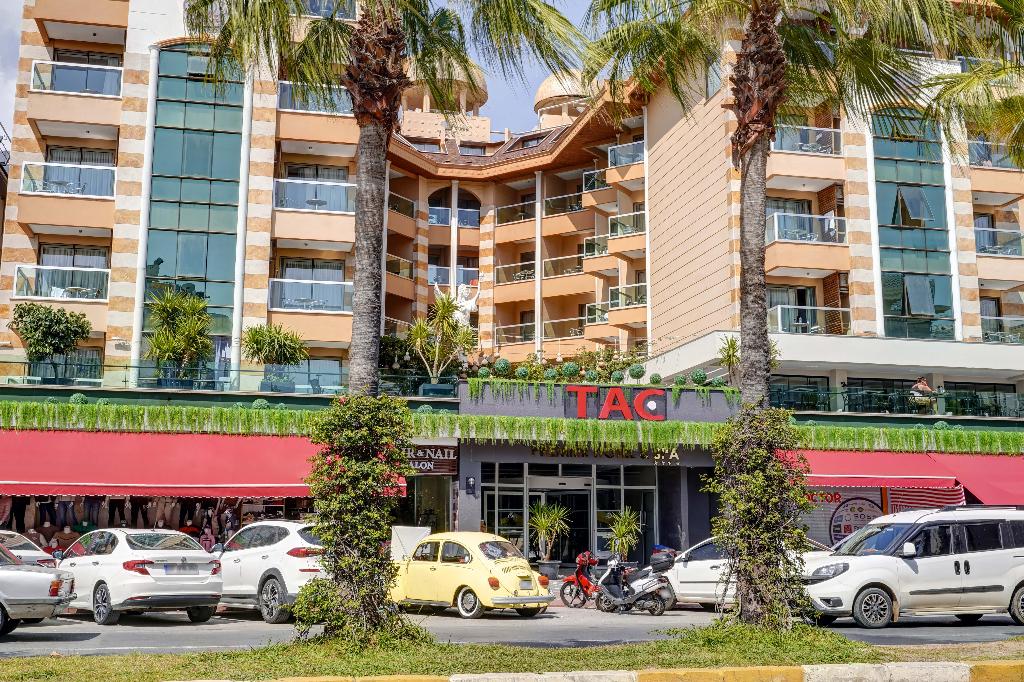 Tac Premier Hotel & Spa 4*