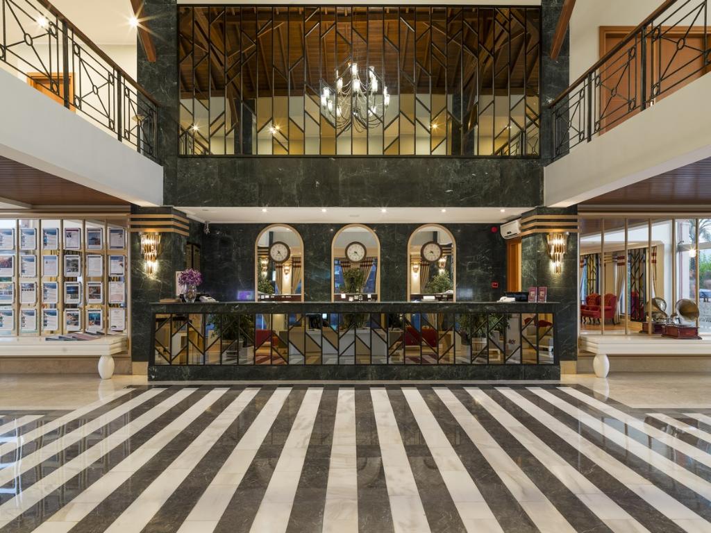 Club Hotel Felicia Village 5*