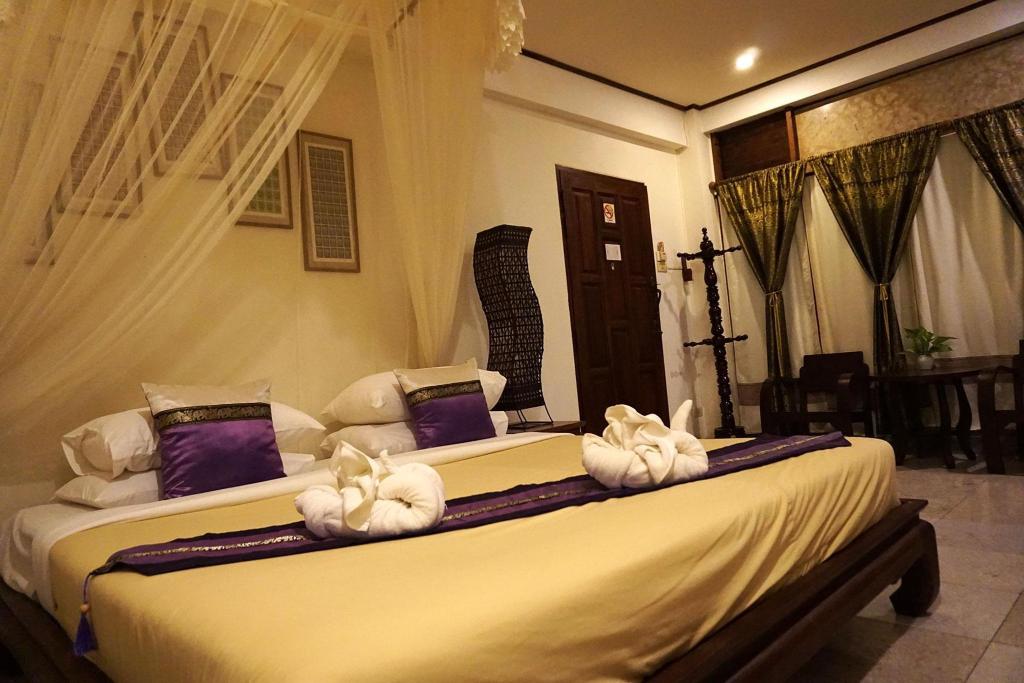 Ruean Thai Hotel 