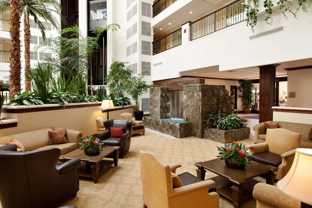 EMBASSY SUITES LA QUINTA® HOTEL & SPA La Quinta CA 50 777 Santa Rosa Plaza 92253