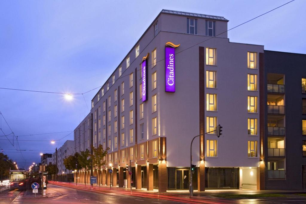 hotel-thumb