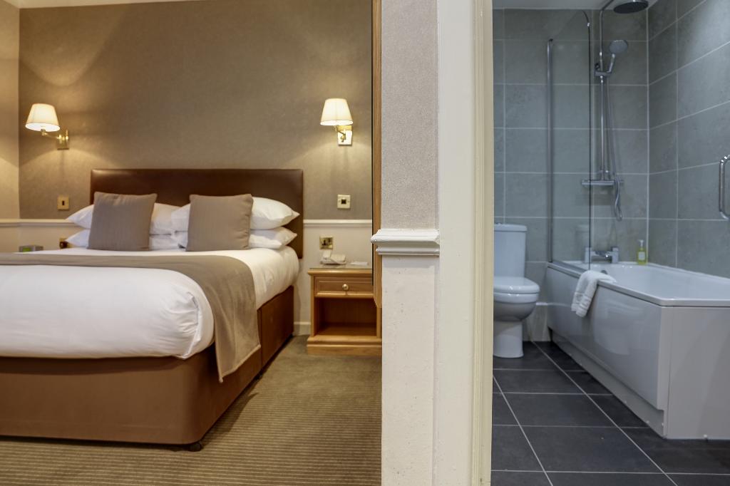 The Oaks Hotel