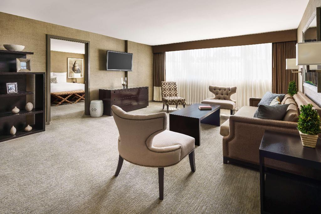 Luxe Sunset Boulevard Hotel