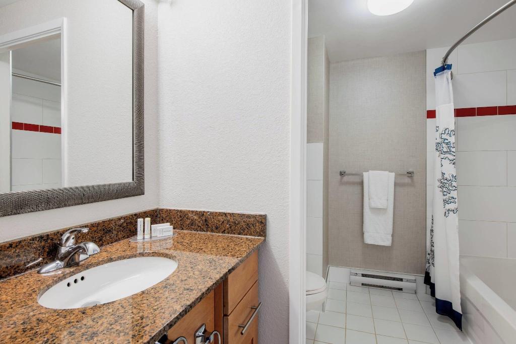Residence Inn Kingston Water's Edge photo 32