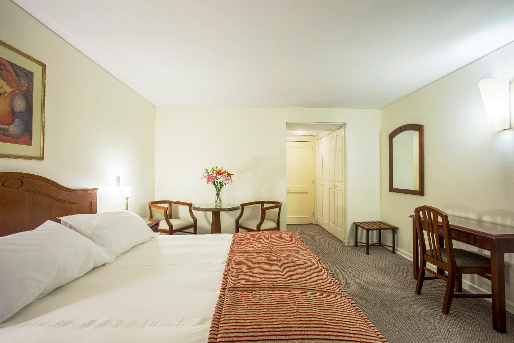 MR. Hotel (Ex Hotel Neruda)