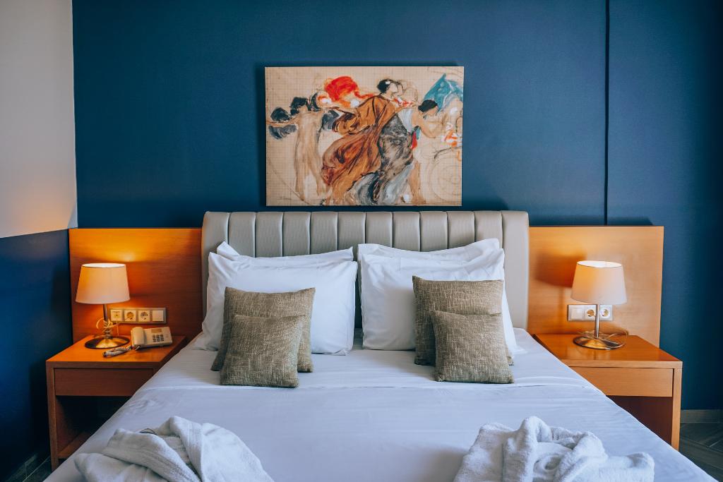 Apollo Resort Art