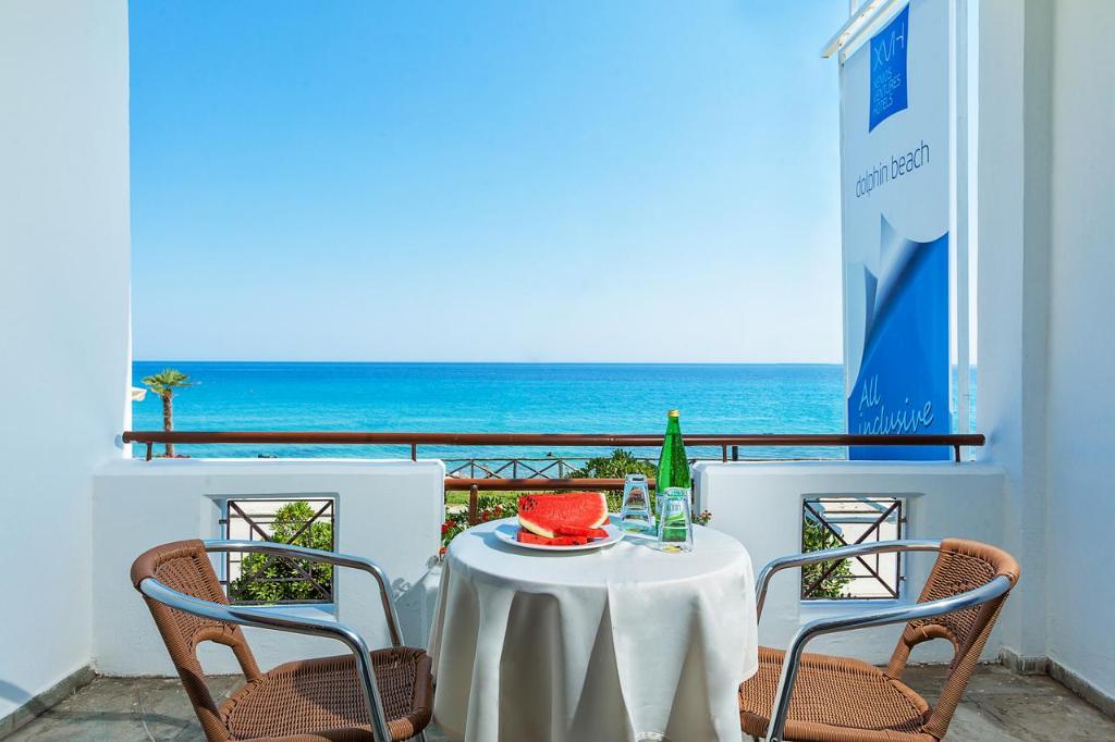 Xenios Dolphin Beach Hotel