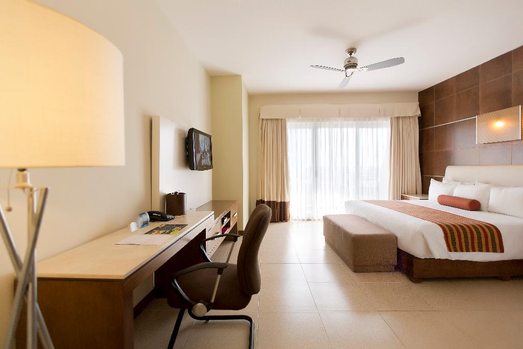 Krystal Urban Cancun And Beach Club photo 38