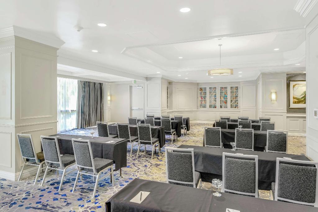 Embassy Suites by Hilton Anaheim/Orange photo 157