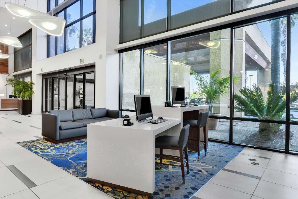 Embassy Suites by Hilton Anaheim/Orange photo 25