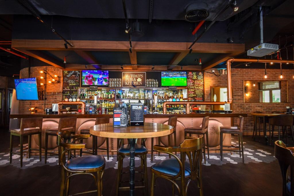 Premier Inn Dubai Investments Park - Bar