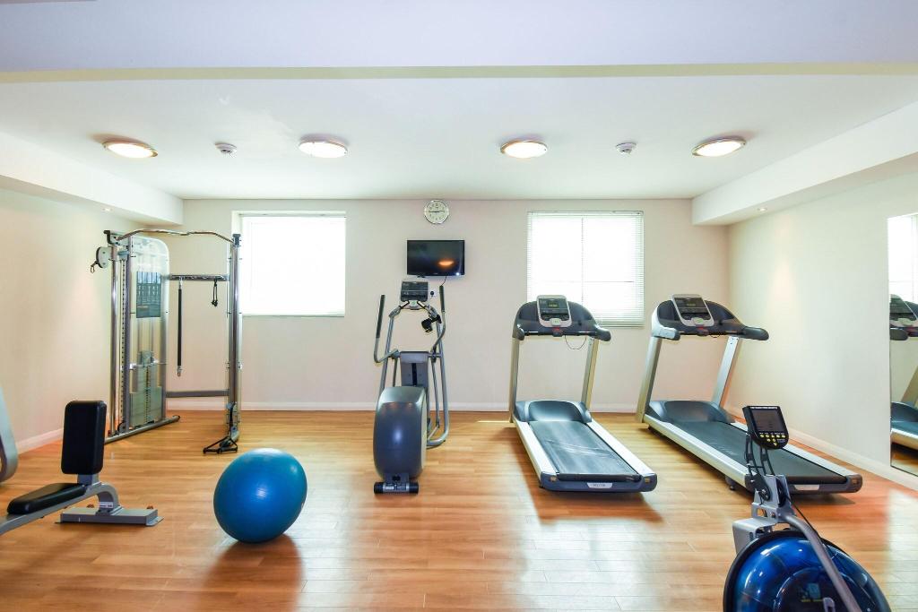Premier Inn Dubai Investments Park - Sports and Entertainment