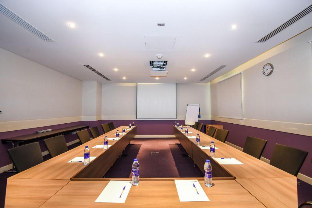 Premier Inn Dubai Investments Park - Conferences