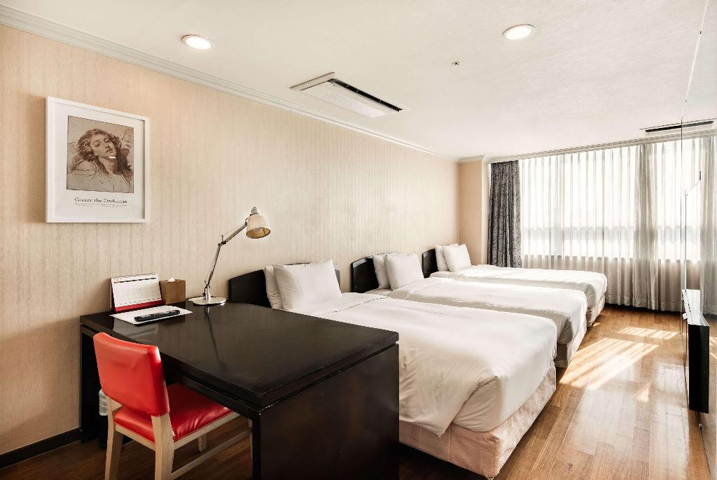 Ramada Hotel & Suites Seoul Namdaemun