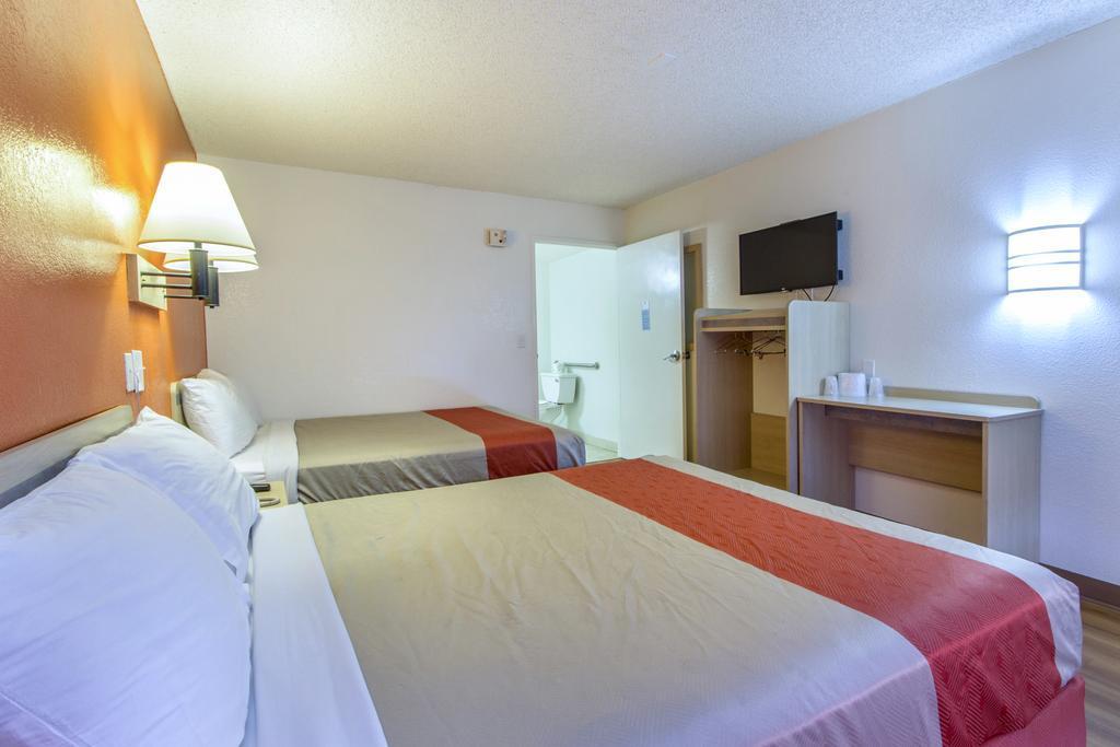 Motel 6 Phoenix Airport 24th Street en Phoenix Arizona | BestDay.com