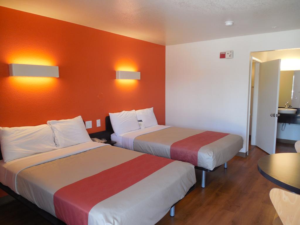 Motel 6 San Diego Chula Vista en San Diego area | BestDay.com