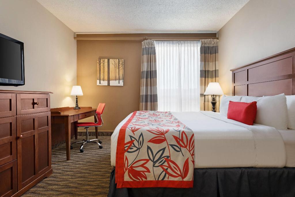 Ramada by Wyndham Fredericton photo 13