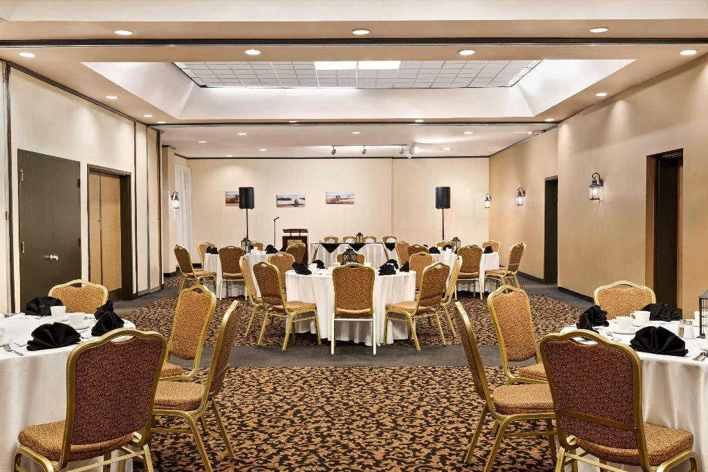 Ramada by Wyndham Fredericton photo 26